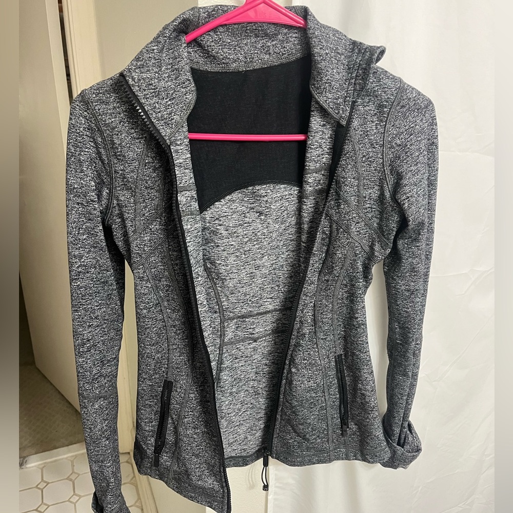 Heathered black lululemon define jacket, regular length size 2